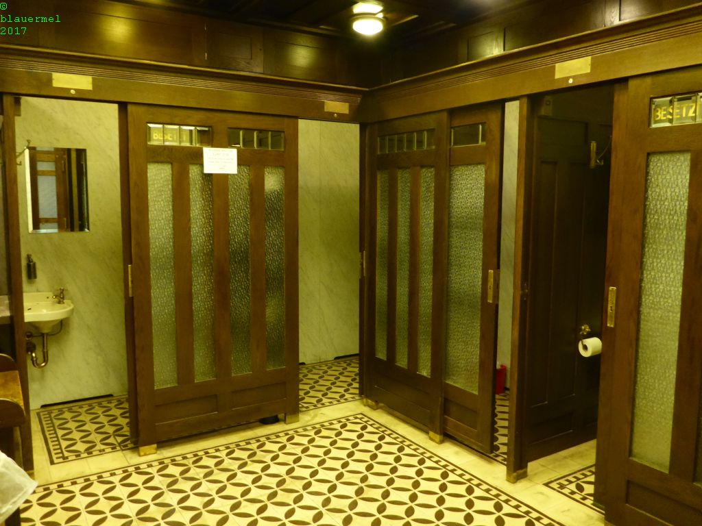 viktorianische unterirdische Toilette